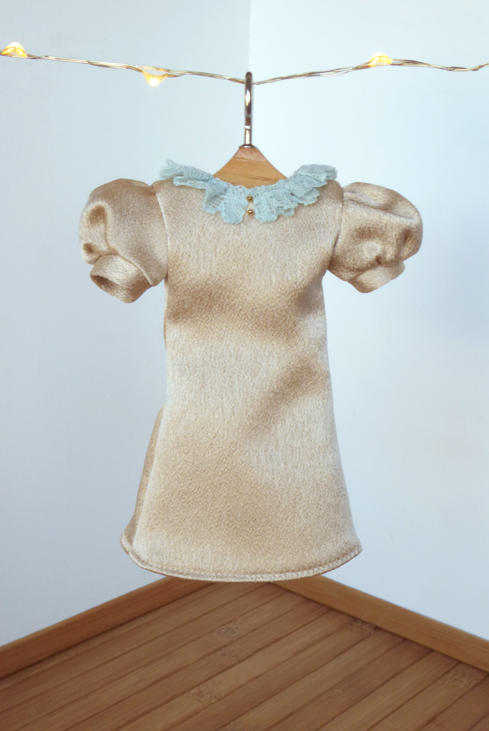 Summer Meadow satin dress lace collar Poppy Barbie (1)